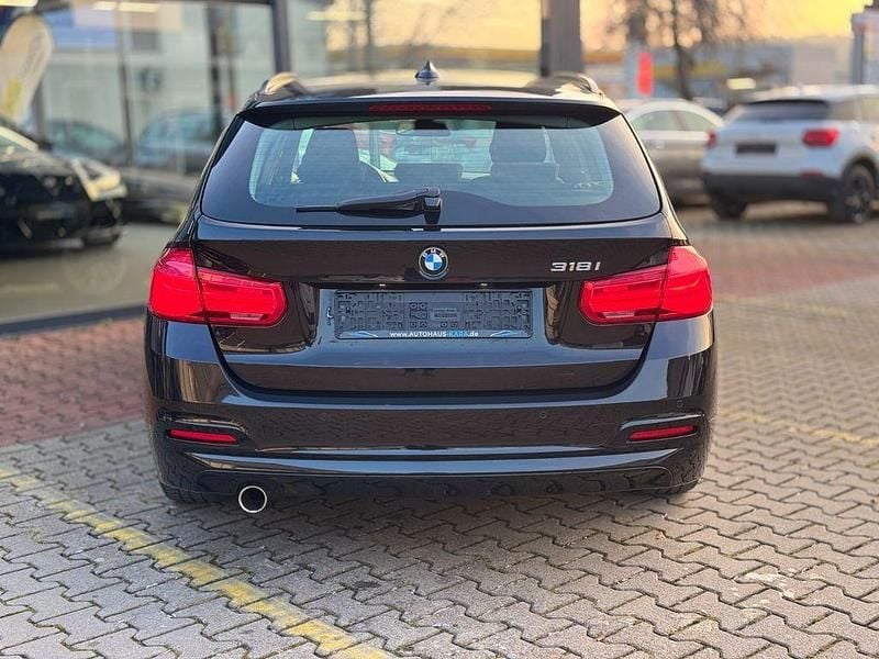 Gebraucht BMW 318 136 PS (100 kW) 2019 Schwarz Kombi