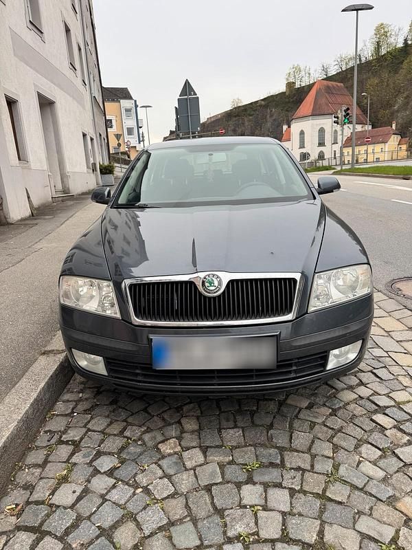 Gebraucht Skoda Octavia 106 PS (77 kW) 2009 Grün Kombi