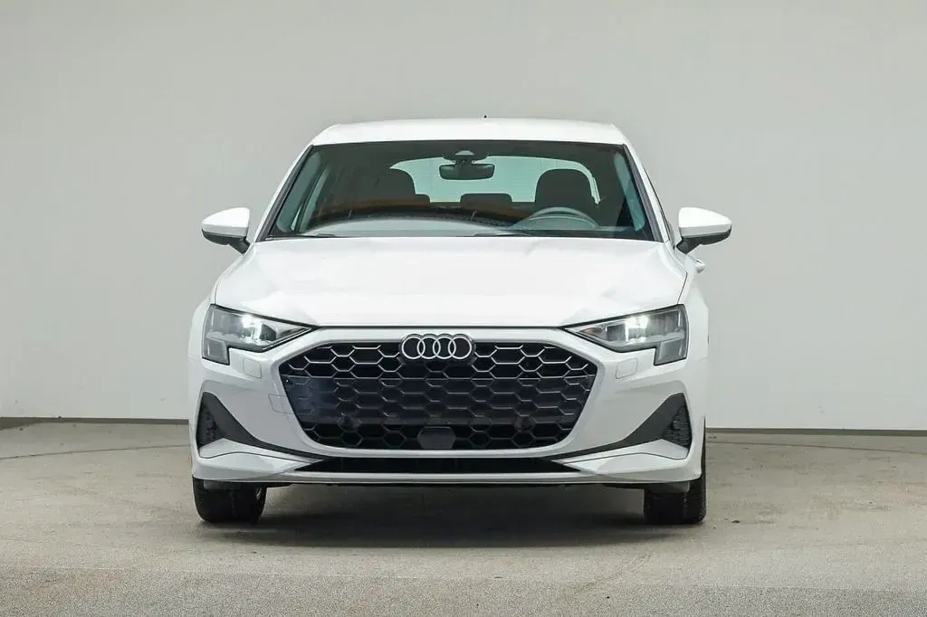 Second-hand Audi A3 Advanced Plus 116 CP (85 kW) 2026 Alb Berlinǎ