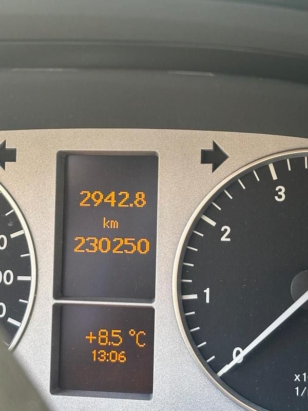 Gebraucht Mercedes B170 116 PS (85 kW) 2009 Schwarz Van / Kleinbus