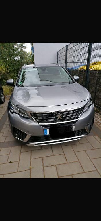 Silber Gebraucht 2017 Peugeot 5008 Allure Van / Kleinbus | 19.000 € (Guter Preis) - Bild 1/4
