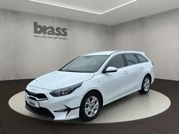 Usado Kia Ceed Vision 140 HP (102 kW) 2025 Branco Citadino