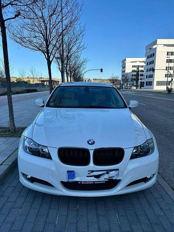 Gebraucht BMW 328 234 PS (172 kW) 2010 Weiß Limousine