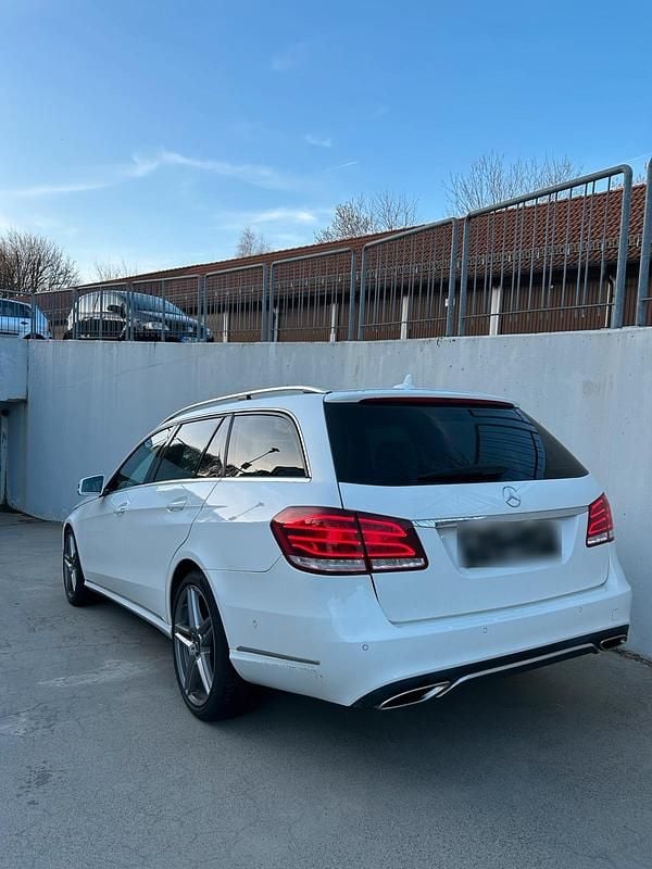 Gebraucht Mercedes E250 AMG line 204 PS (150 kW) 2014 Weiß Kombi