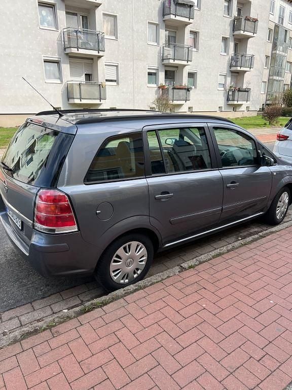 Gebraucht Opel Zafira Basis 140 PS (102 kW) 2006 Van / Kleinbus