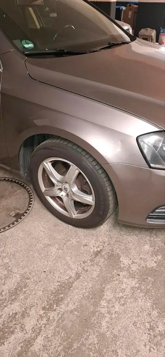 Gebraucht VW Passat 140 PS (102 kW) 2011 Gold Kombi