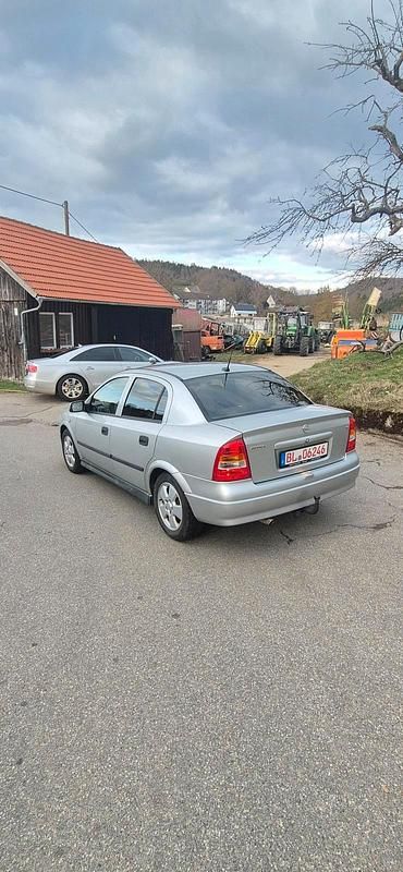 Gebraucht Opel Astra 125 PS (91 kW) 2003 Silber Limousine