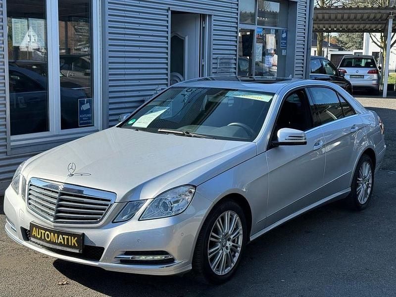 Gebraucht Mercedes E200 136 PS (100 kW) 2012 Silber Limousine