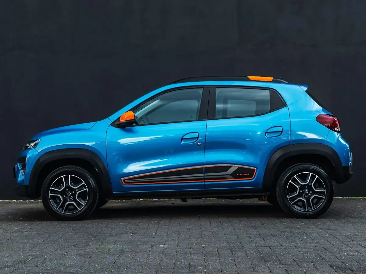 Usado Dacia Spring Comfort Plus 33 kW (45 CV) 2022 Azul Utilitario