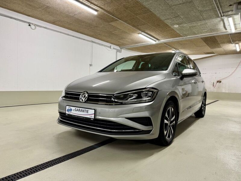 Tungsten silver metallic Gebraucht 2020 VW Golf Sportsvan United Van / Kleinbus | 16.950 € (Fairer Preis) - Bild 1/4