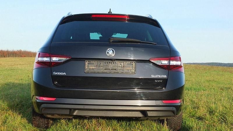 Gebraucht Skoda Superb 150 PS (110 kW) 2018 Schwarz Kombi