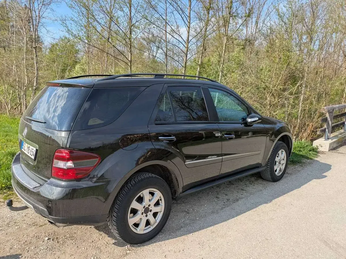 Gebraucht Mercedes ML320 224 PS (164 kW) 2007 Braun SUV