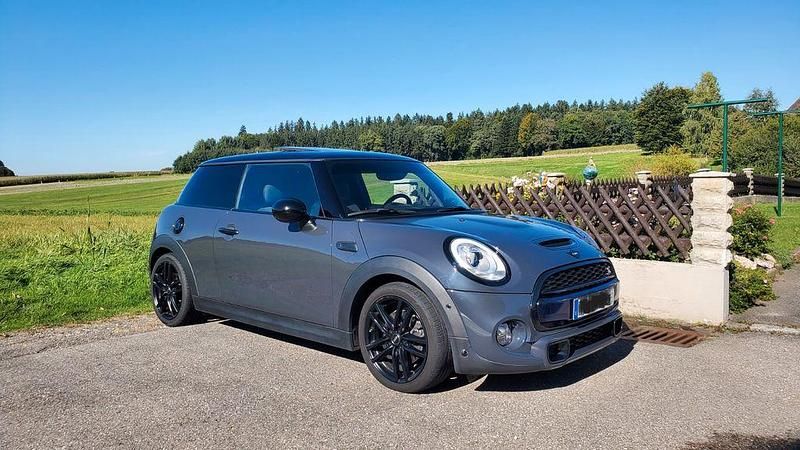 Grau Gebraucht 2017 Mini Cooper S Kleinwagen | 18.500 € (Fairer Preis) - Bild 1/4