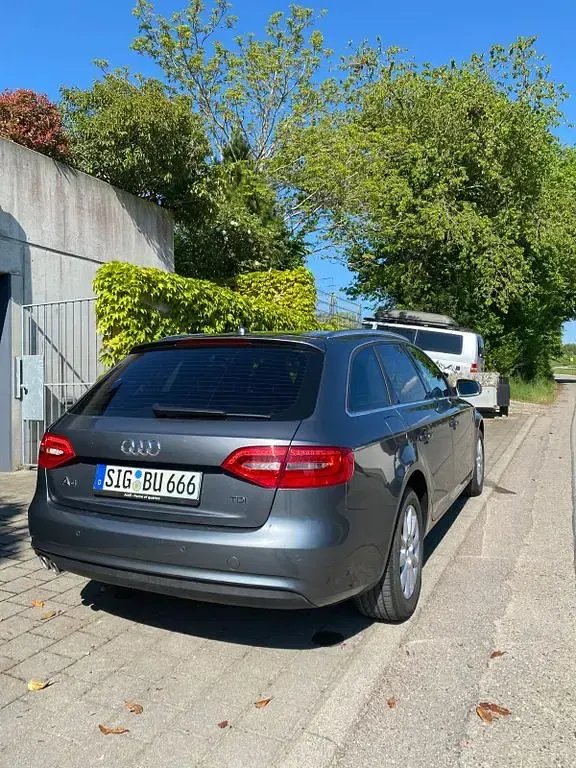 Używany Audi A4 Ambition 150 KM (110 kW) 2015 Szary Kombi