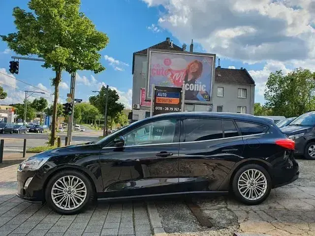 Gebraucht Ford Focus Titanium 125 PS (91 kW) 2019 Schwarz Limousine