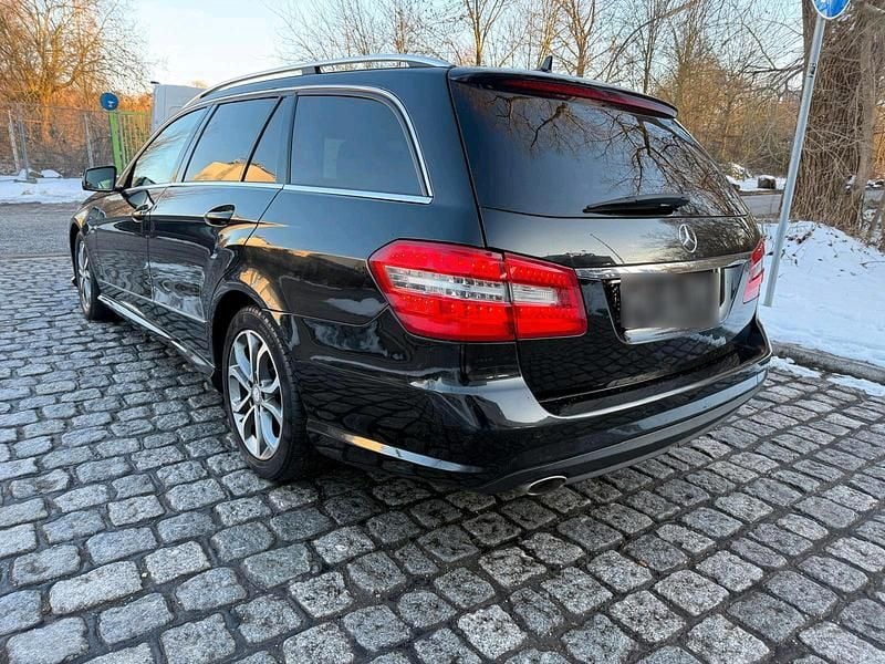 Gebraucht Mercedes E220 AMG 170 PS (125 kW) 2011 Schwarz Kombi