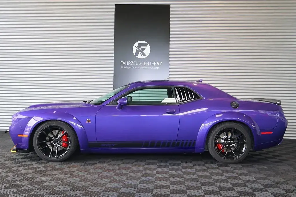 Gebraucht Dodge Challenger 491 PS (361 kW) 2023 Plum crazy Coupé