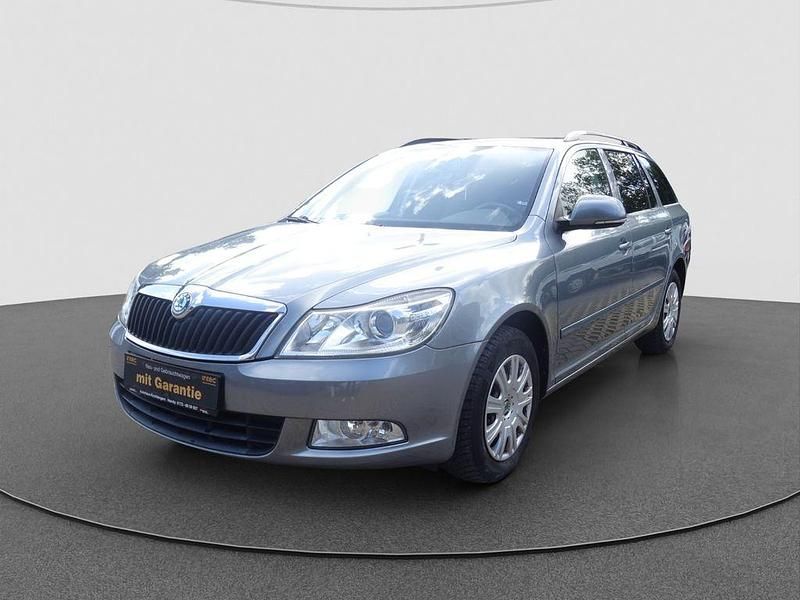 Grau Gebraucht 2012 Skoda Octavia Ambition Kombi | 7.499 € (Fairer Preis) - Bild 1/4