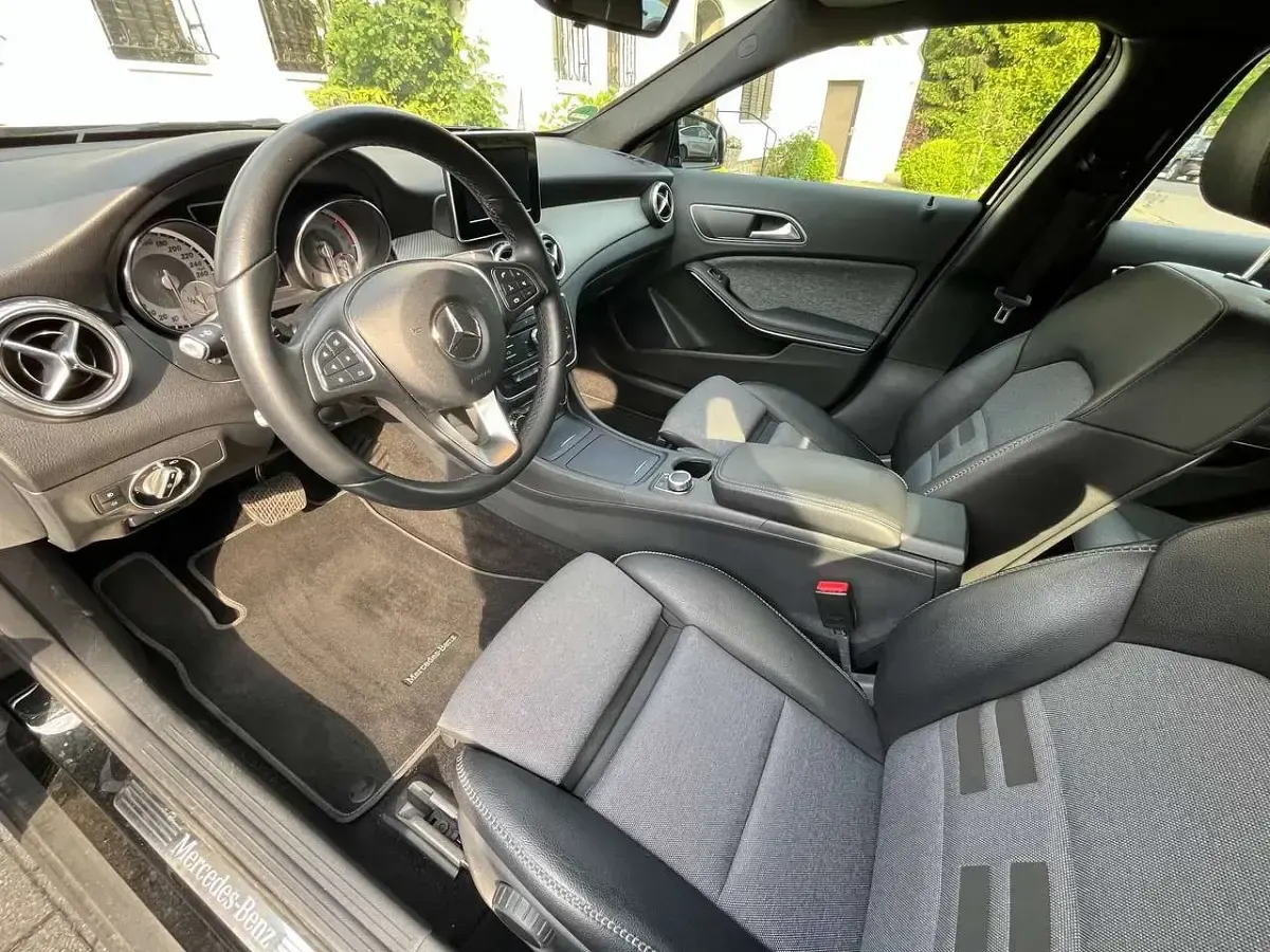 Używany Mercedes GLA220 177 KM (130 kW) 2016 Czarny SUV