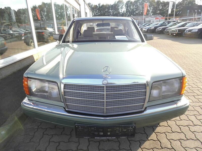 Grün Gebraucht 1990 Mercedes 420 SE Limousine | 13.900 € - Bild 1/4