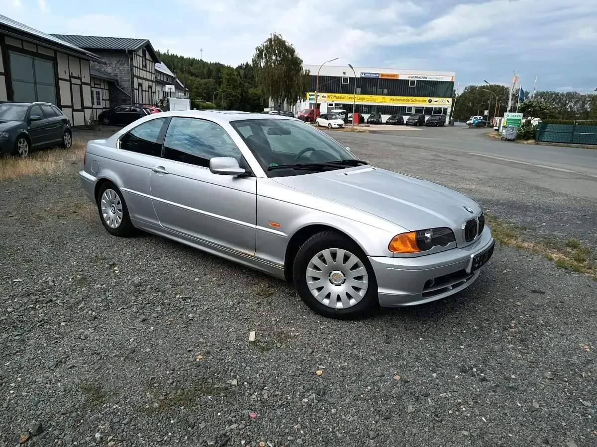 Gebraucht BMW 320 150 PS (110 kW) 1999 Silber Coupé