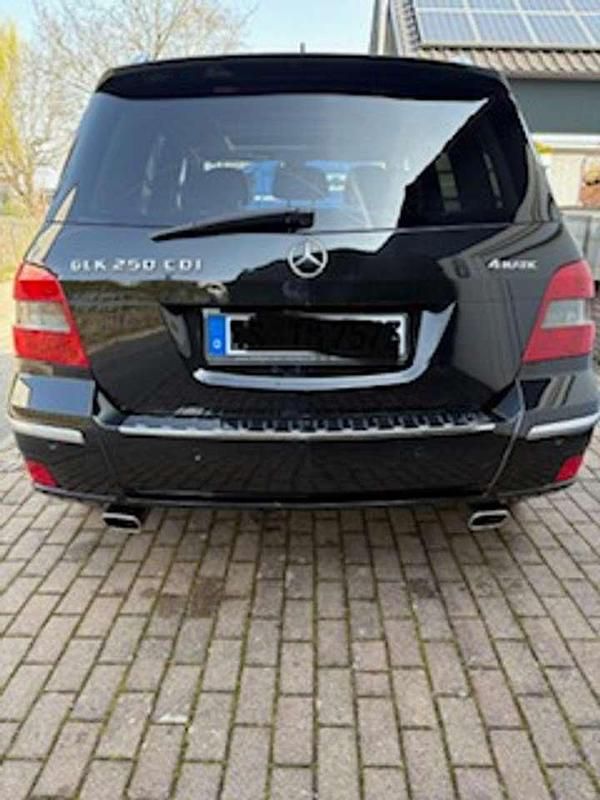 Gebraucht Mercedes GLK250 204 PS (150 kW) 2012 Schwarz SUV