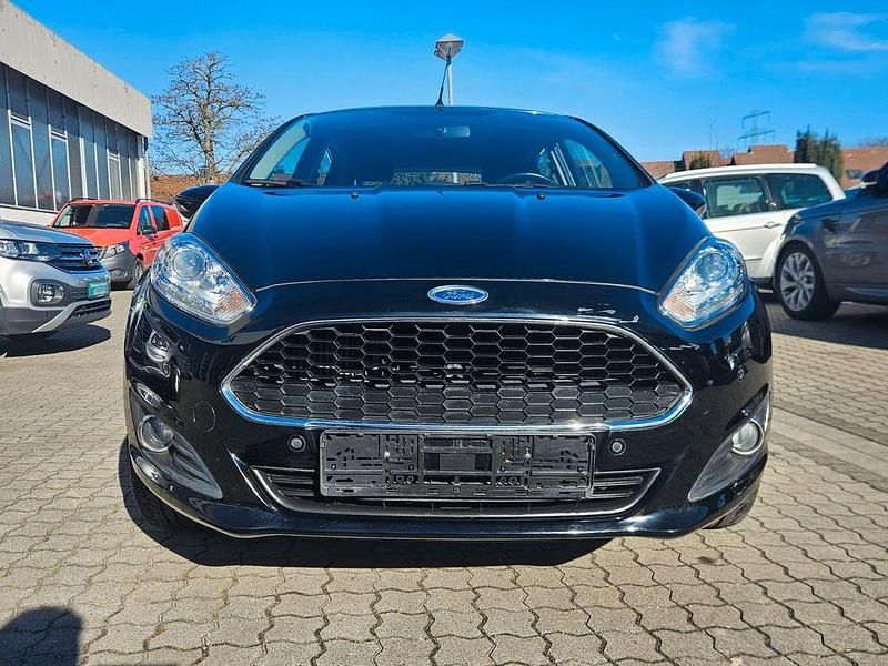 Gebraucht Ford Fiesta Celebration 101 PS (74 kW) 2017 Schwarz Limousine