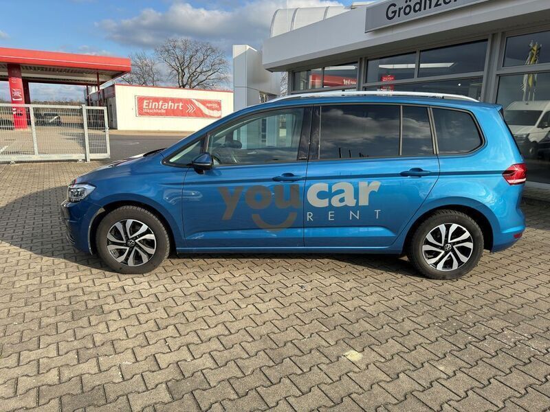 Używany VW Touran Active 150 KM (110 kW) 2021 Niebieski Minivan