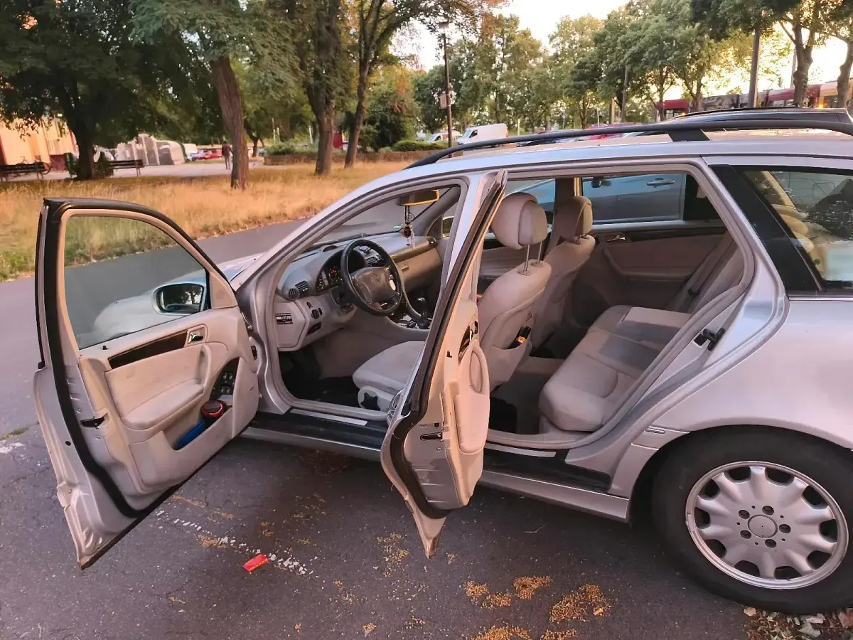 Gebraucht Mercedes C220 150 PS (110 kW) 2005 Silber Kombi