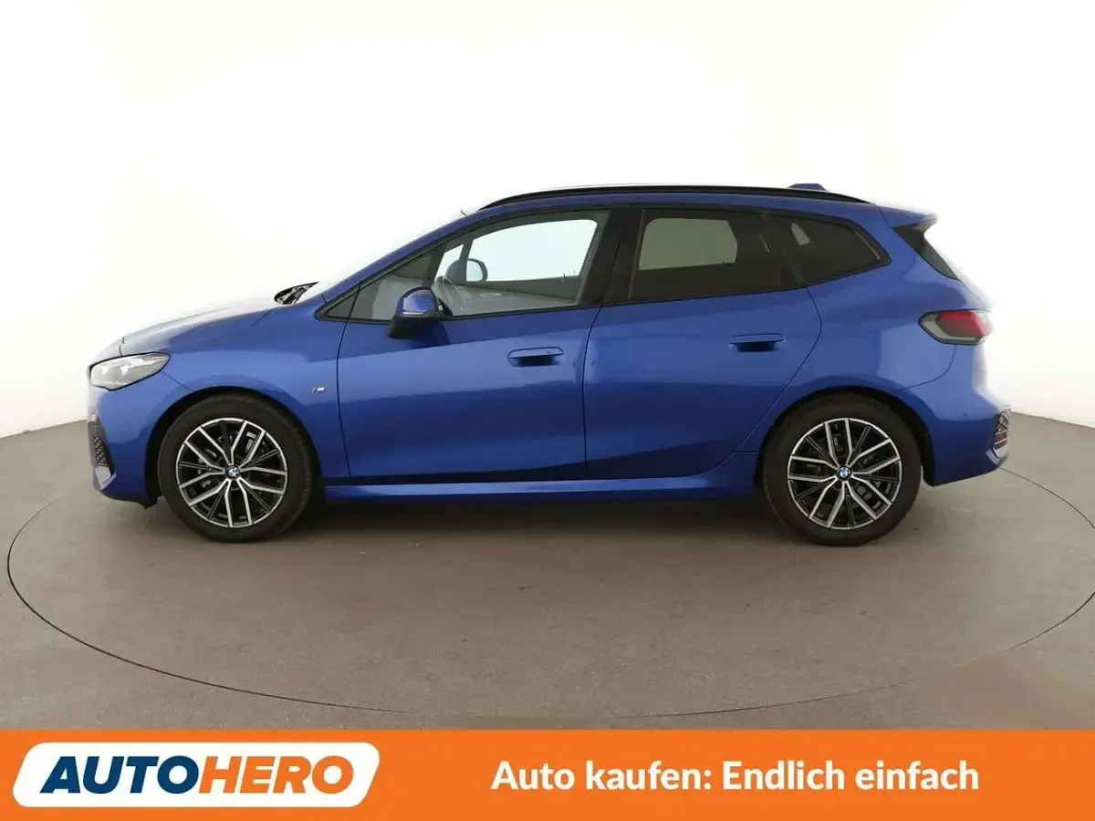 Gebraucht BMW 220 Active Tourer M Sport 170 PS (125 kW) 2022 Portimao blau Van / Kleinbus