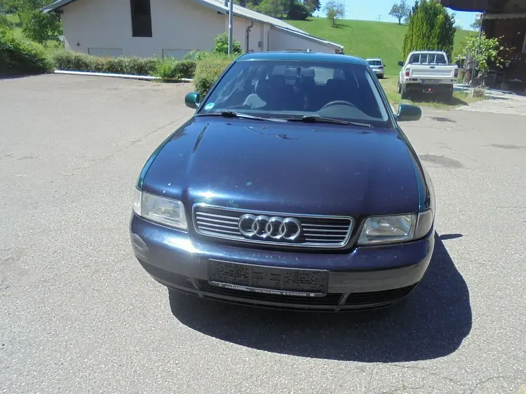 Gebraucht Audi A4 125 PS (91 kW) 1997 Grün Kombi