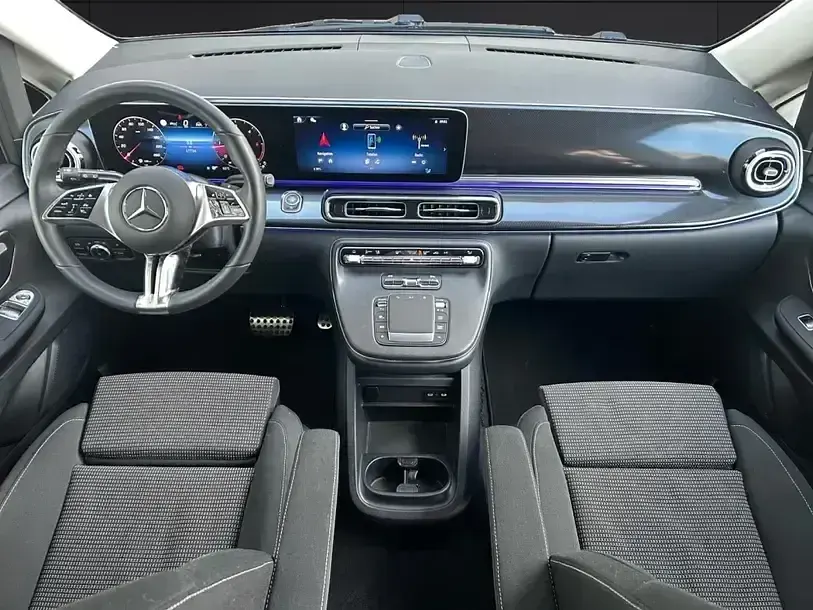 Gebraucht Mercedes V220 Style 163 PS (119 kW) 2025 Weiss Van / Kleinbus
