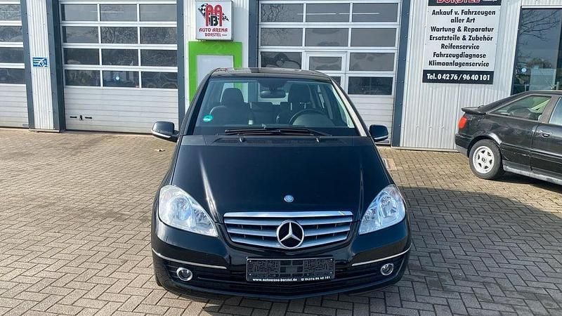 Gebraucht Mercedes A180 Elegance 109 PS (80 kW) 2008 Kosmosschwarz  metalliclack Limousine