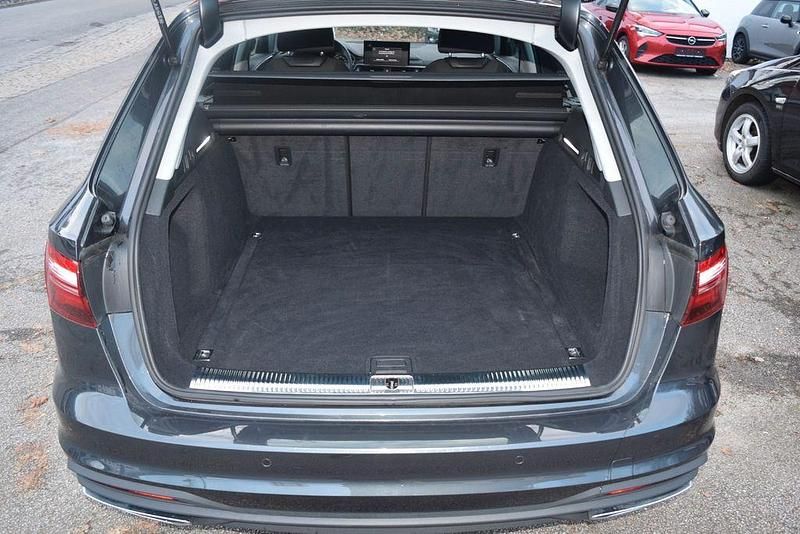 Gebraucht Audi A4 150 PS (110 kW) 2022 Grau Kombi