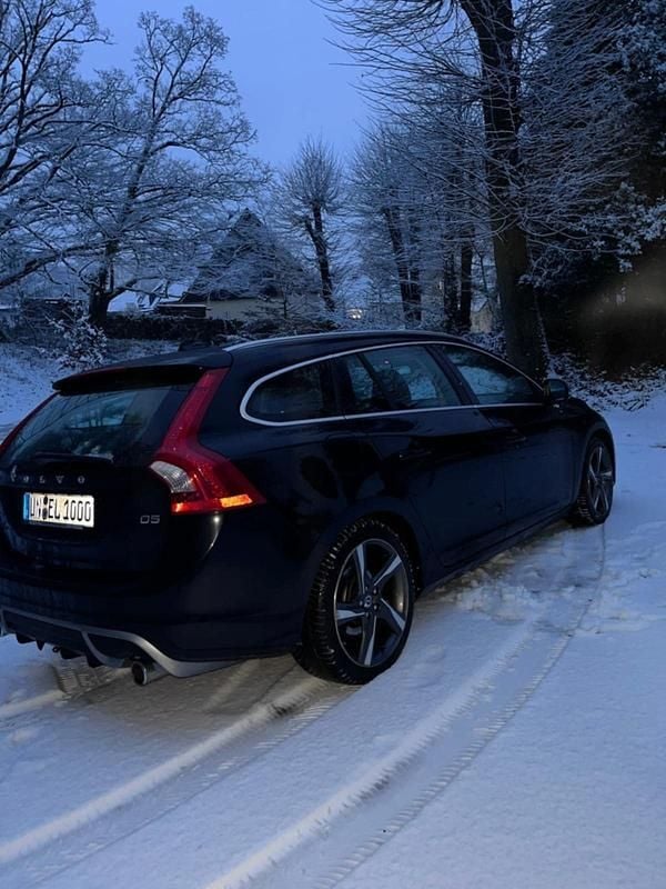 Gebraucht Volvo V60 215 PS (158 kW) 2012 Schwarz Kombi
