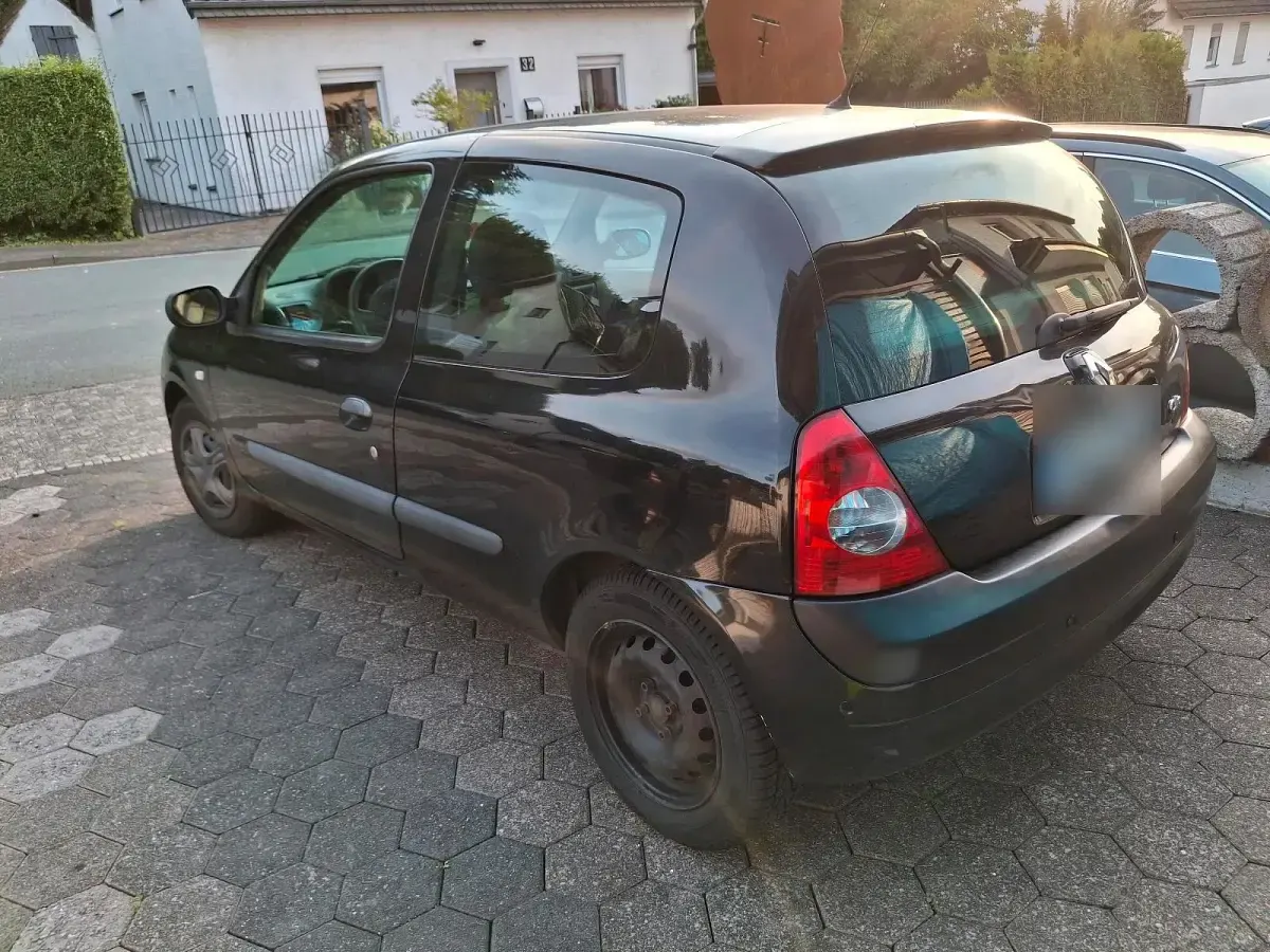 Gebraucht Renault Clio II 75 PS (55 kW) 2004 Schwarz Kleinwagen