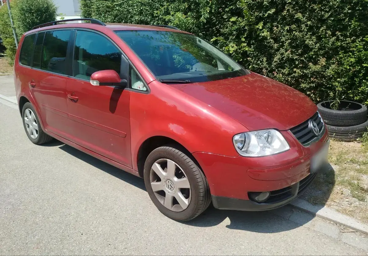 Gebraucht VW Touran 102 PS (75 kW) 2005 Rot Van / Kleinbus