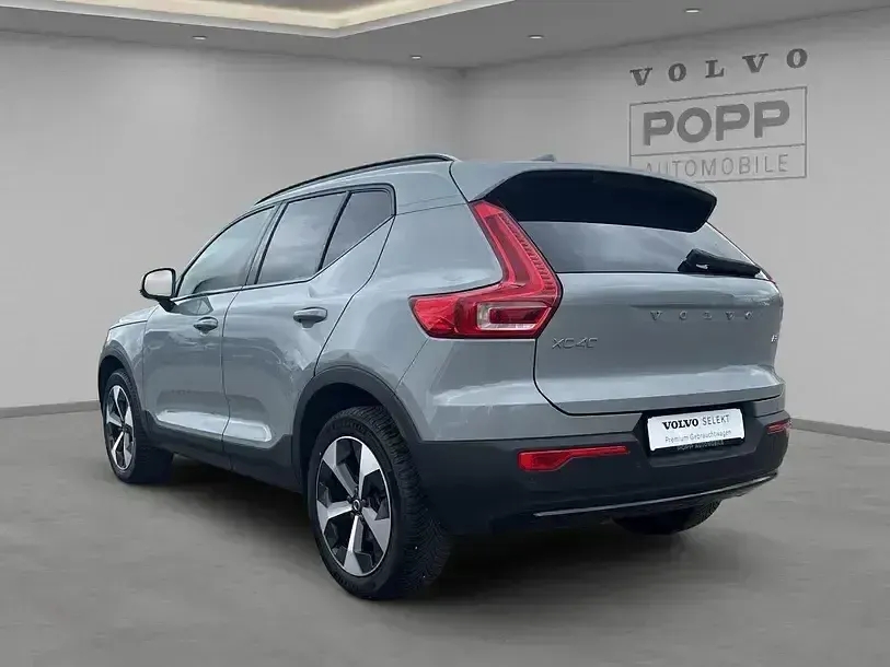 Gebraucht Volvo XC40 Plus 163 PS (119 kW) 2024 Vapour grey / metallic SUV