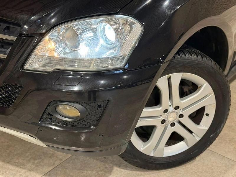 Gebraucht Mercedes ML320 224 PS (164 kW) 2008 Schwarz SUV