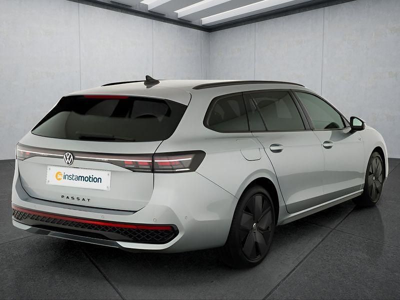 Neu VW Passat 193 PS (141 kW) 2026 Silber Kombi