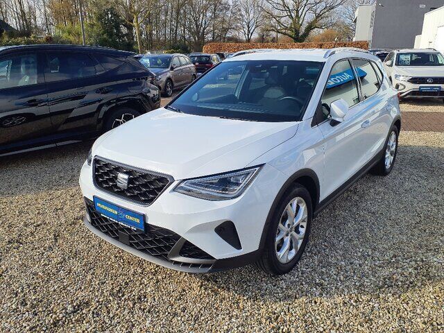 Weiss Gebraucht 2022 Seat Arona FR SUV | 19.390 € (Fairer Preis) - Bild 1/4