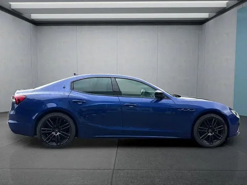 Gebraucht Maserati Ghibli 430 PS (316 kW) 2022 Blau Limousine