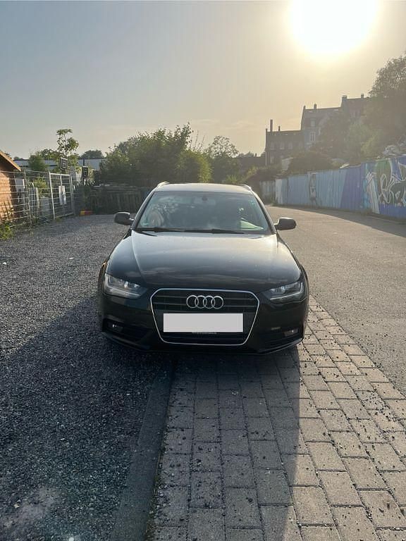 Gebraucht Audi A4 Attraction 143 PS (105 kW) 2013 Schwarz Kombi
