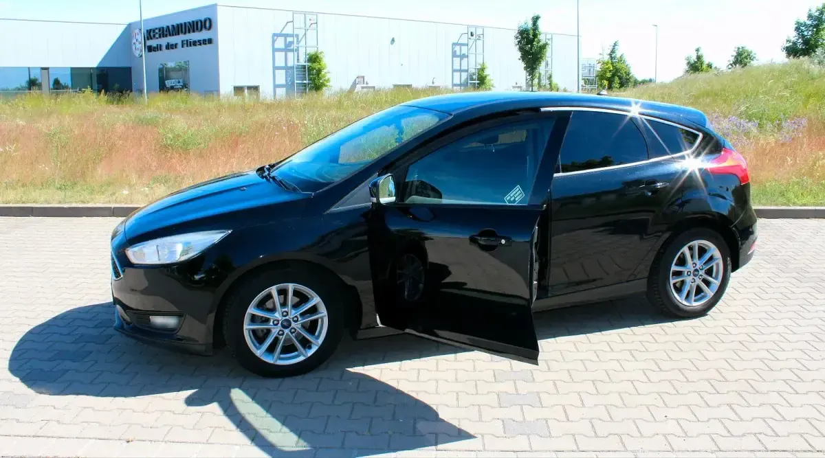 Gebraucht Ford Focus 125 PS (91 kW) 2017 Schwarz Limousine