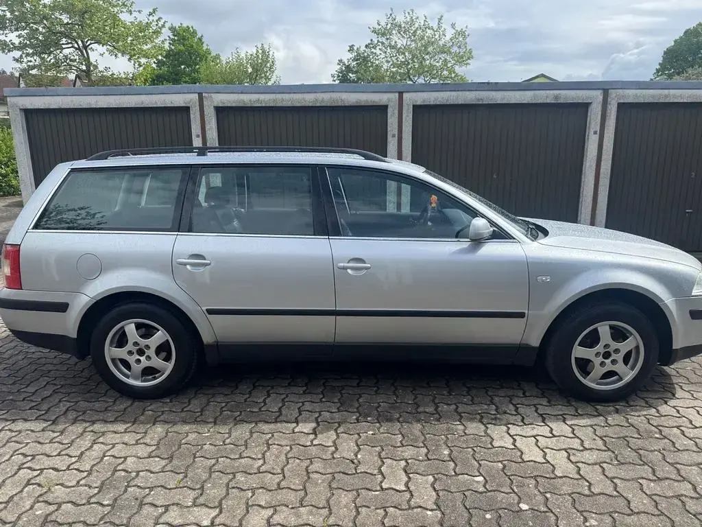 Używany VW Passat Basis 110 KM (80 kW) 2001 Srebrny Kombi