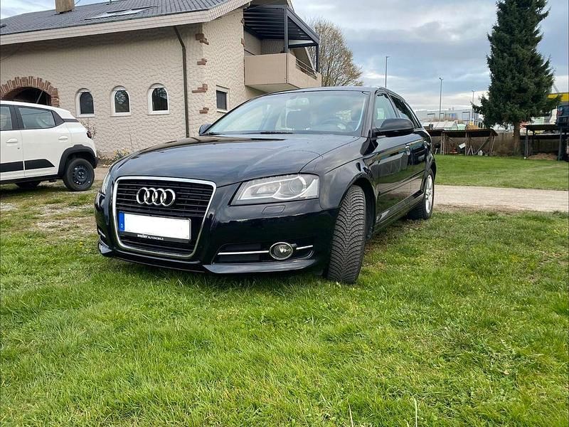 Gebraucht Audi A3 Attraction 125 PS (91 kW) 2012 Schwarz Kleinwagen