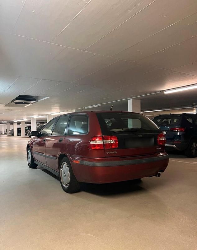Gebraucht Volvo V40 122 PS (89 kW) 2001 Rot Kombi