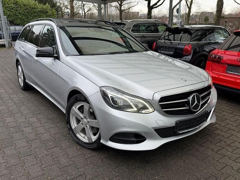 Gebraucht Mercedes E250 Avantgarde 204 PS (150 kW) 2015 Silber Limousine