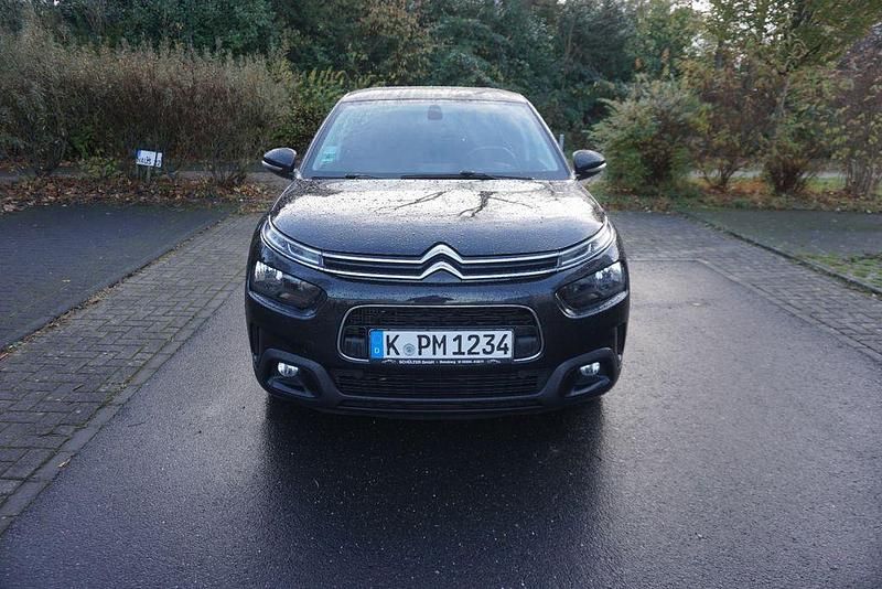 Schwarz Gebraucht 2018 Citroën C4 PureTech Limousine | 10.800 € (Fairer Preis) - Bild 1/4