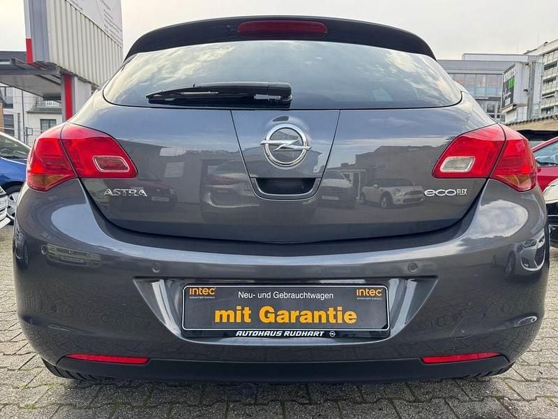 Gebraucht Opel Astra 110 PS (80 kW) 2012 Grau Limousine